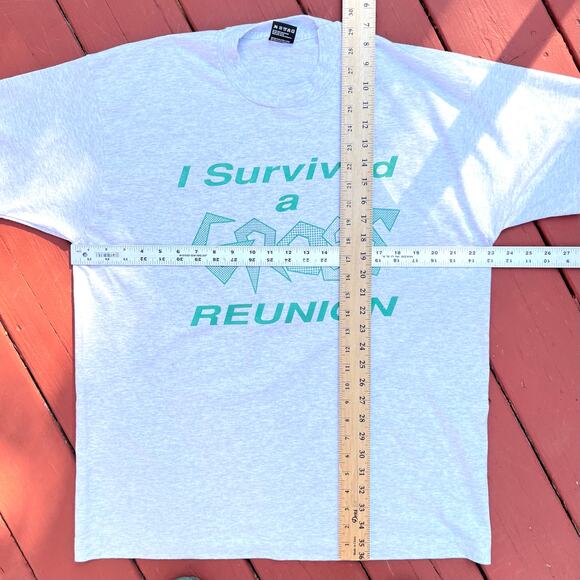 Vintage Obscure 90s I Survived a Gross Family Reunion T Shirt Best FOTL XL USA - Picture 11 of 11